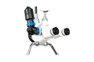 미세 병변을 고해상도로 확인하는 귀 수술 현미경 이미지