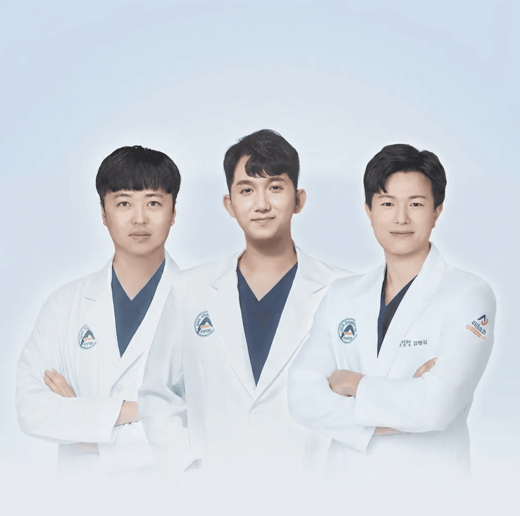 아산소리이비인후과 의료진 3인 단체 프로필 사진