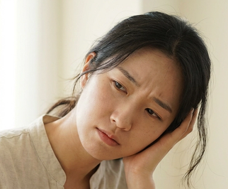 이명(귀에서 삐소리) 증상을 설명하는 보청기 상담 관련 이미지